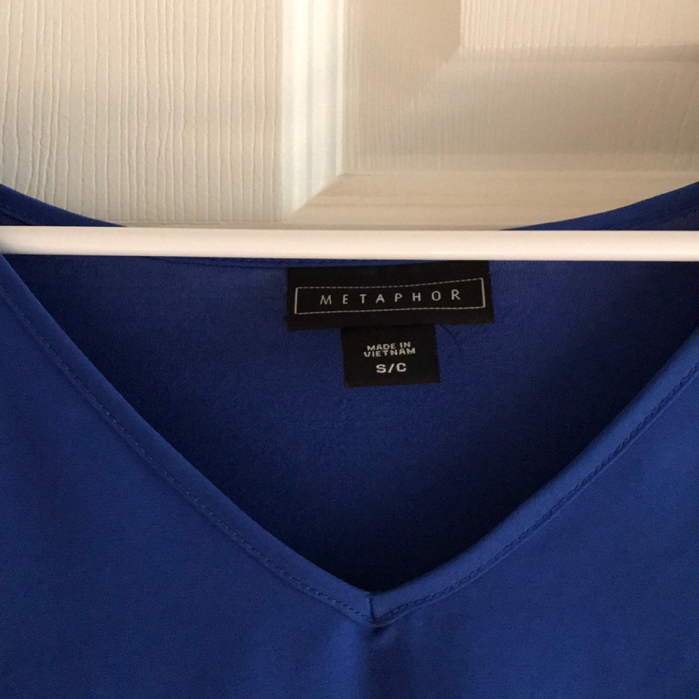 Top - Picture 2 of 2